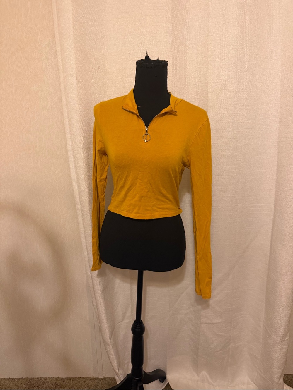 Heart Hips Mustard Yellow Long-Sleeve Zip Crop Top